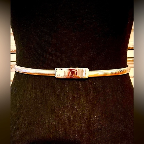 Elegant Silver Women's Belt 80’s 90’s Stretchy Concho Hook Retro VTG Small Teen - Picture 1 of 11